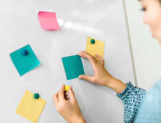 Officepaper Pizarra blanca lacada magnética marco de aluminio 90x60 cm.